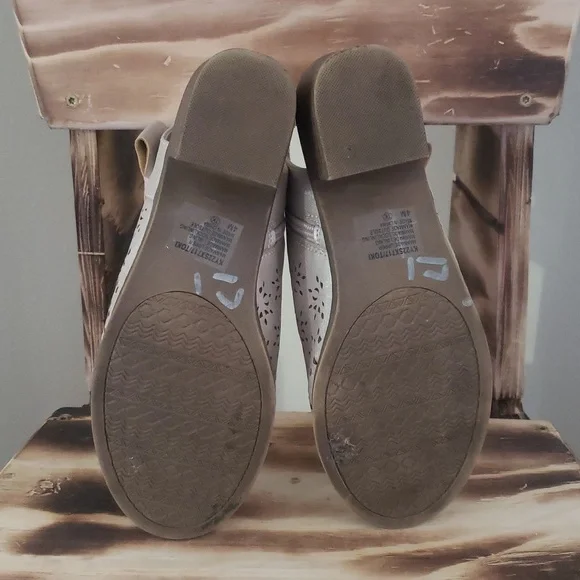 Big Girls Peep-Toe Sandals with Bow Accent Size 4M - Picture 12 of 14